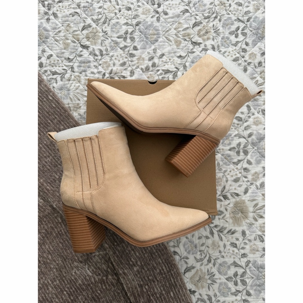 Amazon Chunky Heeled Ankle Booties - 8 - NWT!